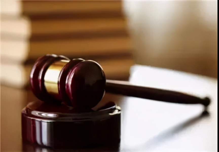 男子沉迷德州扑克输光十几万，妻子报警求助