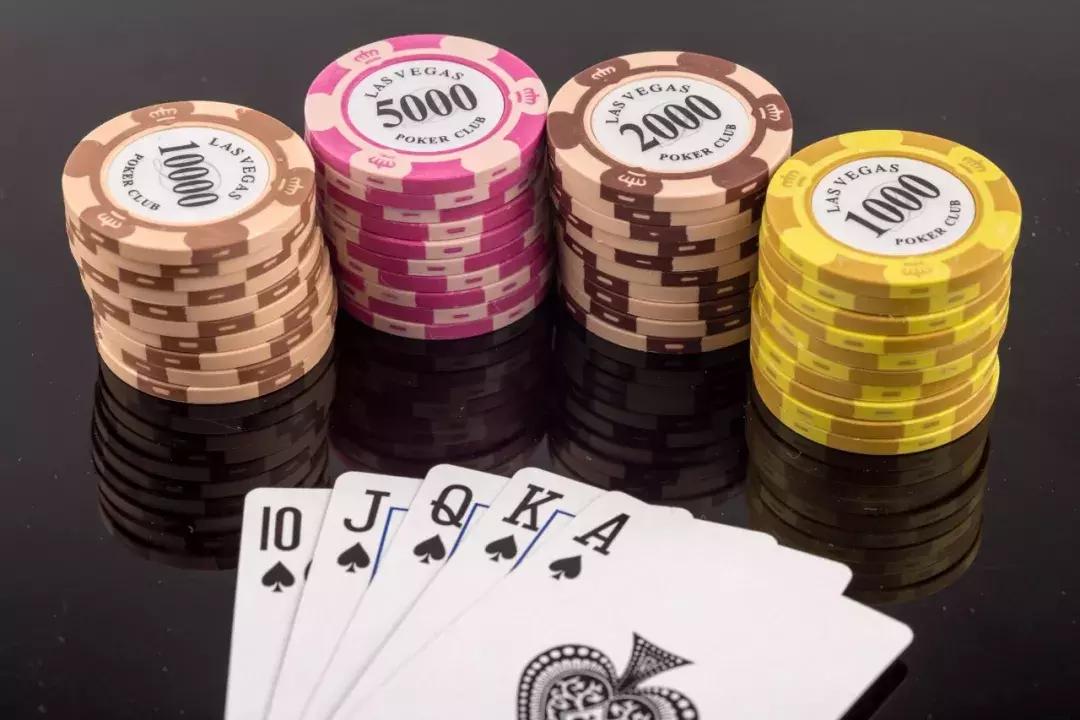 上海小伙辞职去澳门当职业德州扑克牌手，家人为何反对？