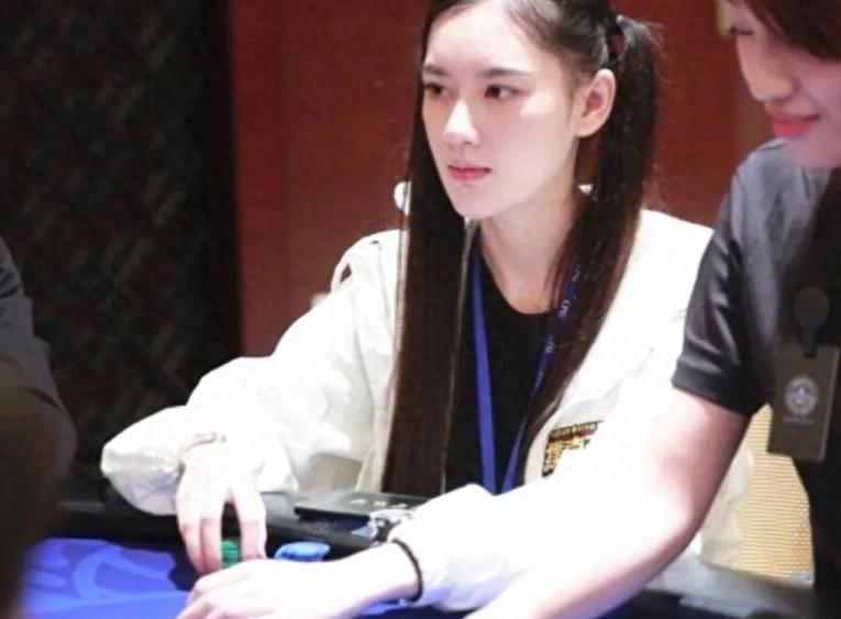 德州扑克常见牌型概率及策略分析，含牌力对比与听牌特性