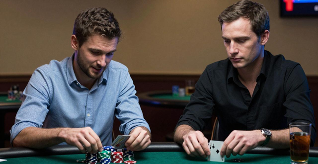 喜欢玩德州扑克怎么赚钱 新手常犯的错与盈利技巧