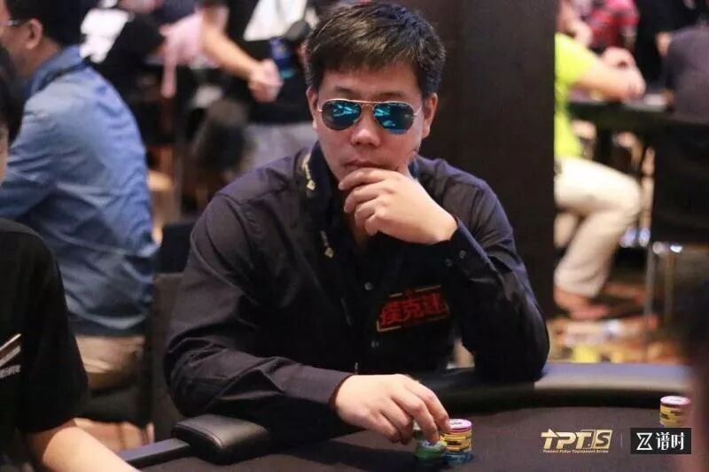 德州扑克国际发牌员 职业牌手真实收入揭秘