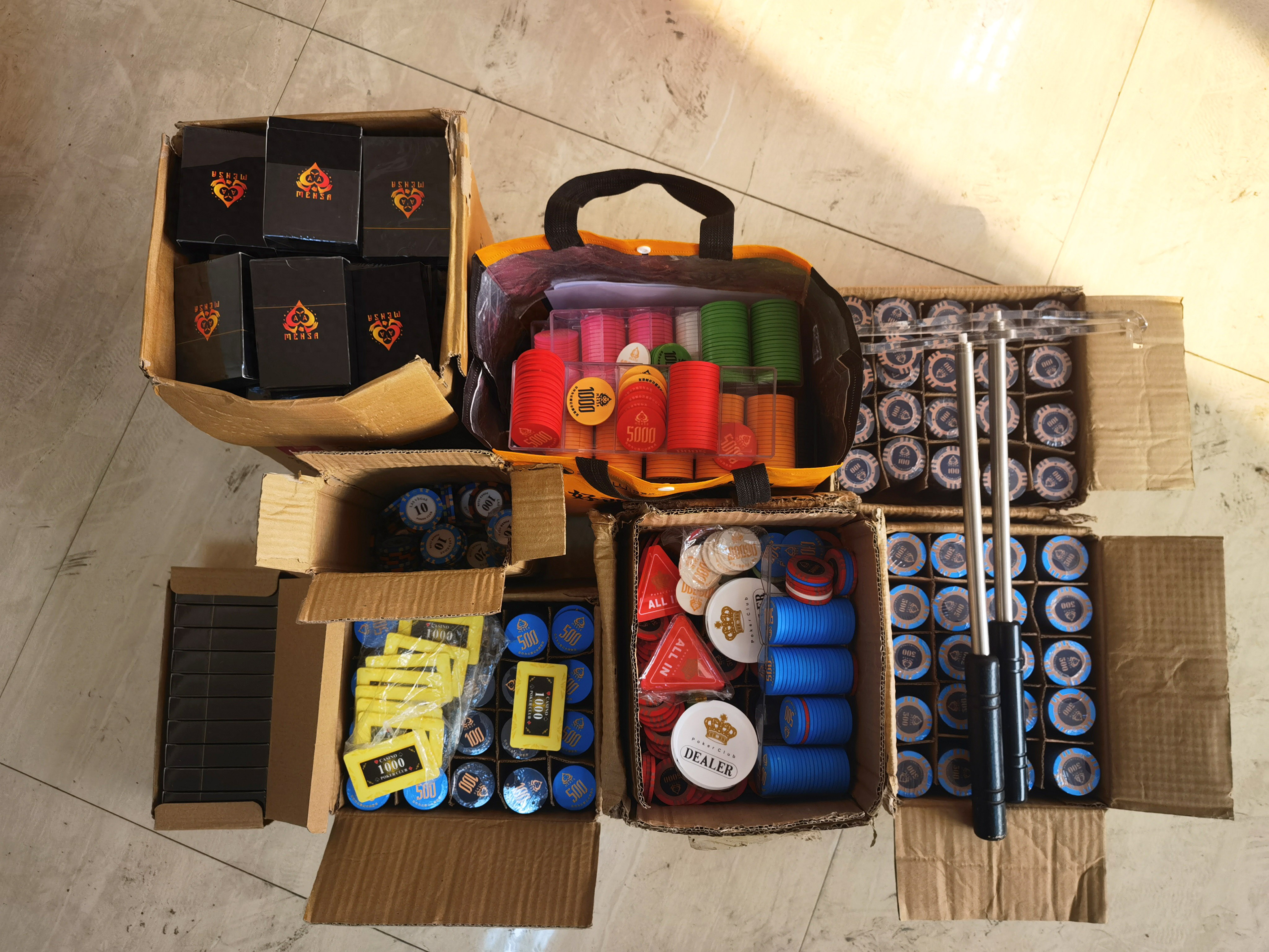 湖北宜城端掉德州扑克赌博窝点，抓获 13 名涉赌人员