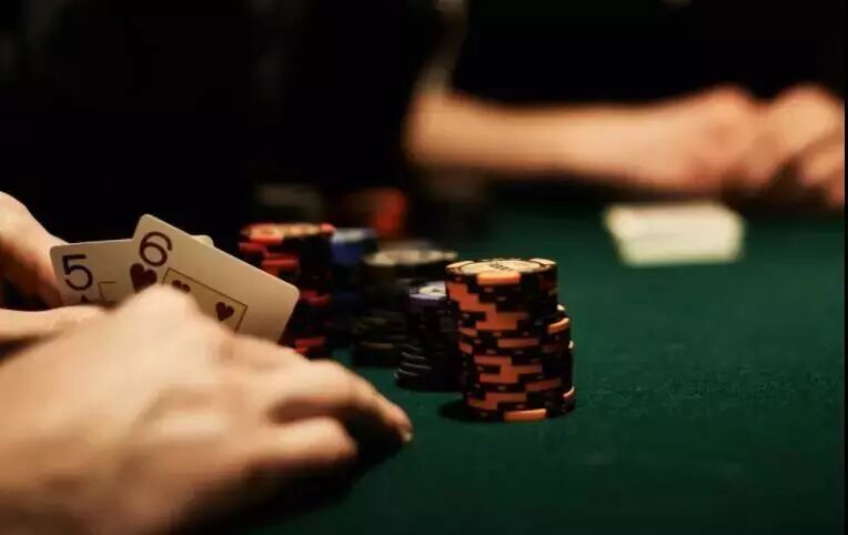 德州扑克常规局下注尺度怎么选 小盲注1/2 87听牌翻牌J62 小注大注区别