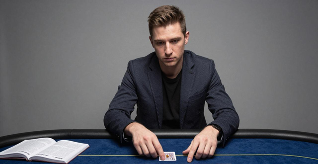 姜源德州扑克打法教学 学他的稳健凶悍风格和比赛经验