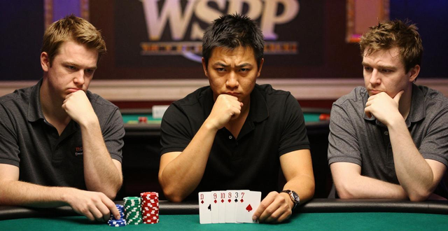 德州扑克华人传奇戴维：教你读牌术与耐心哲学