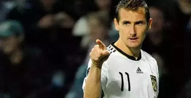 体育巨星退役后都爱玩什么？罗纳尔多痴迷纳达尔德州扑克