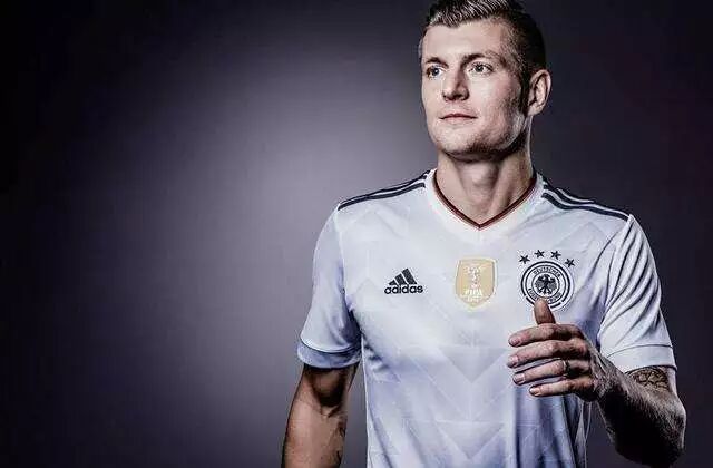 世界杯球星与德州扑克的缘分 C罗内马尔都是扑克高手