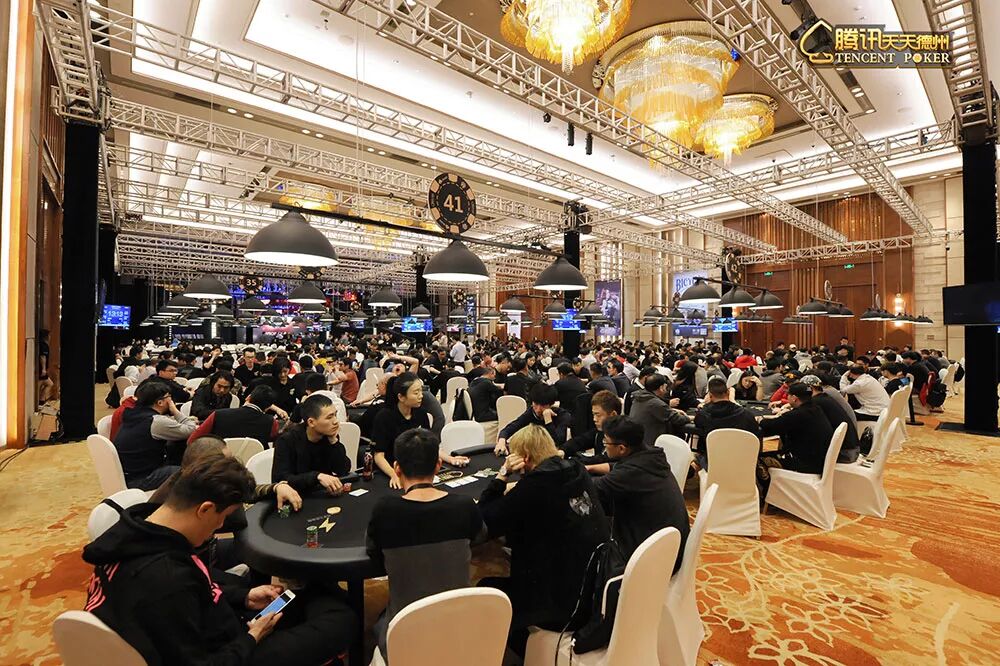 WSOP主赛后期策略:坚守纪律还是灵活调整?听选手解说德州扑克关键抉择 WSOP主赛后期策略:坚守纪律还是灵活调整?听选手解说德州扑克关键抉择
