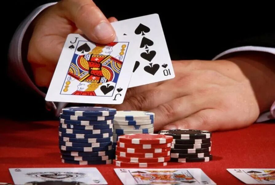 德州扑克必看：翻牌中set的核心打法，30字玩转葫芦三条