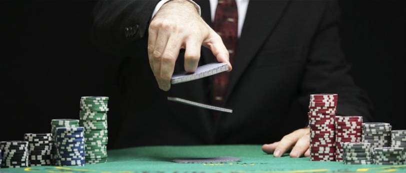 德州扑克成败比计算技巧，学会听牌概率和注码控制