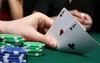 义乌破获德州扑克赌博案 俱乐部一周涉案20多万 23人被刑拘