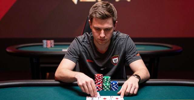 前LPL选手水晶哥转型德州扑克，操作犀利但心态易崩