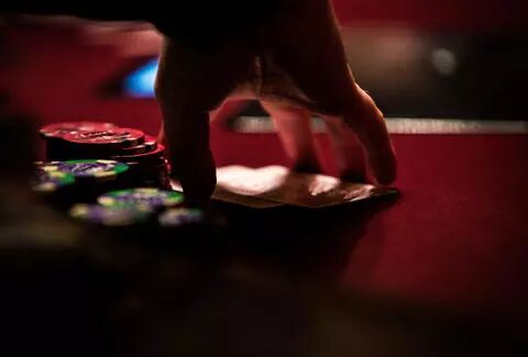 德州扑克信心从哪里来？拆迁户老余的自信与底气