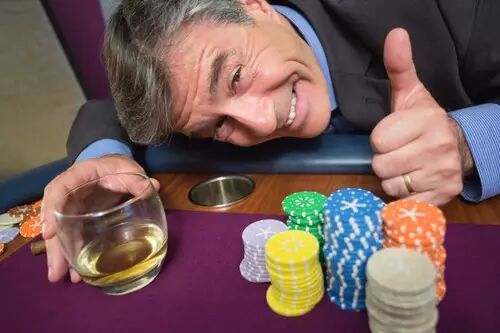 德州扑克信心从哪里来？拆迁户老余的自信与底气