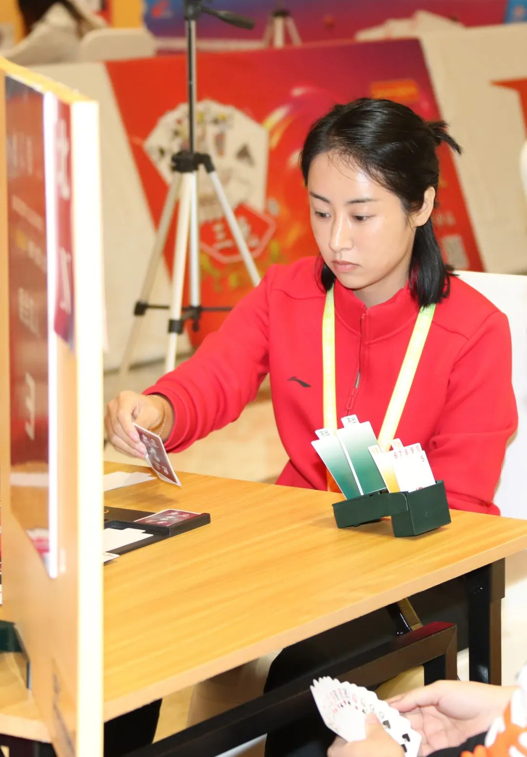 掼蛋成金融圈新宠，取代德州扑克成新晋社交密码？