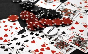 线上玩德州扑克，如何根据玩家名字和动作看穿对手牌力