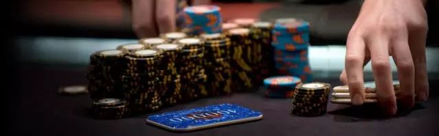 线上玩德州扑克，如何根据玩家名字和动作看穿对手牌力