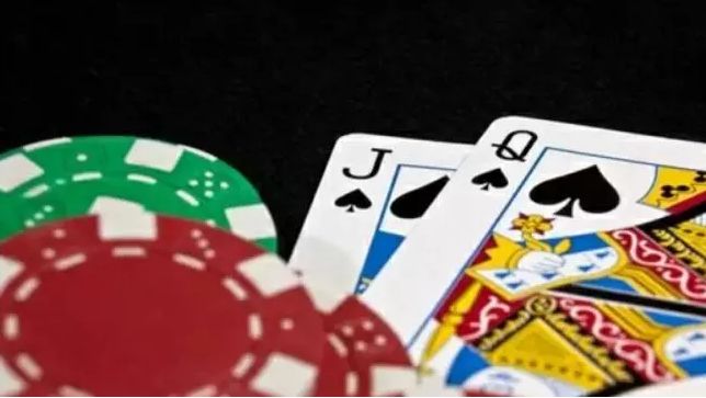 线上玩德州扑克，如何根据玩家名字和动作看穿对手牌力