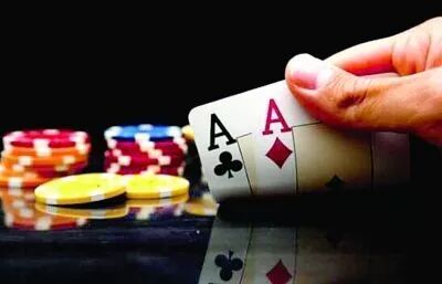 河牌圈诈唬技巧：如何选对时机和对手，把成牌转诈唬