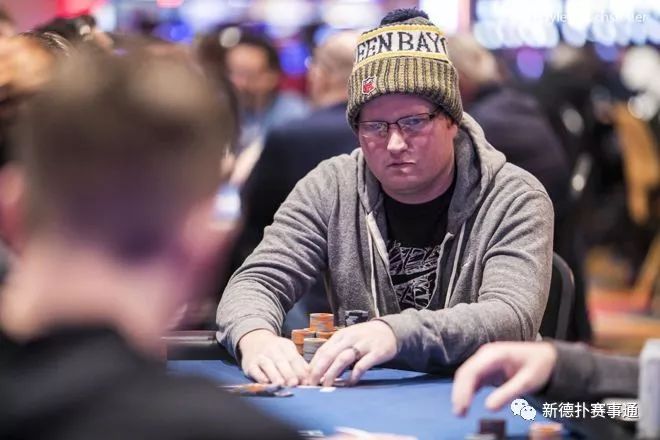 扑克新手找讨论伙伴指南：得找技术好的，别光图喝酒侃大山