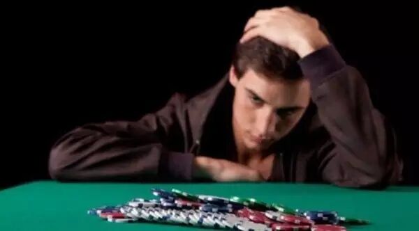 成都德州扑克圈投资高手必看：10个牌桌经验让你少亏钱