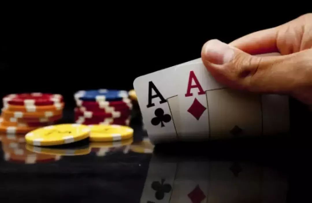 高端小区的“地下俱乐部”每到深夜就热闹非凡……？ ！