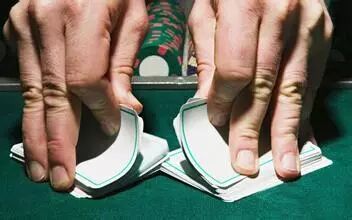 德州扑克起手牌分类指南：A类B类机遇与理牌技巧