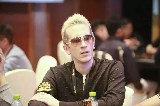 德州扑克听牌技巧：如何应对不同类型对手