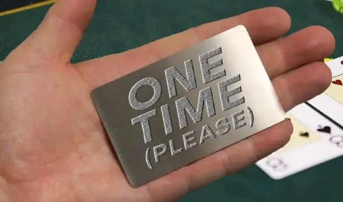 德州扑克玩家礼物推荐 竞技扑克套装不锈钢请求卡