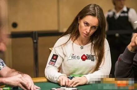 玩德州扑克的女生有哪些优点？这样的妹子值得追