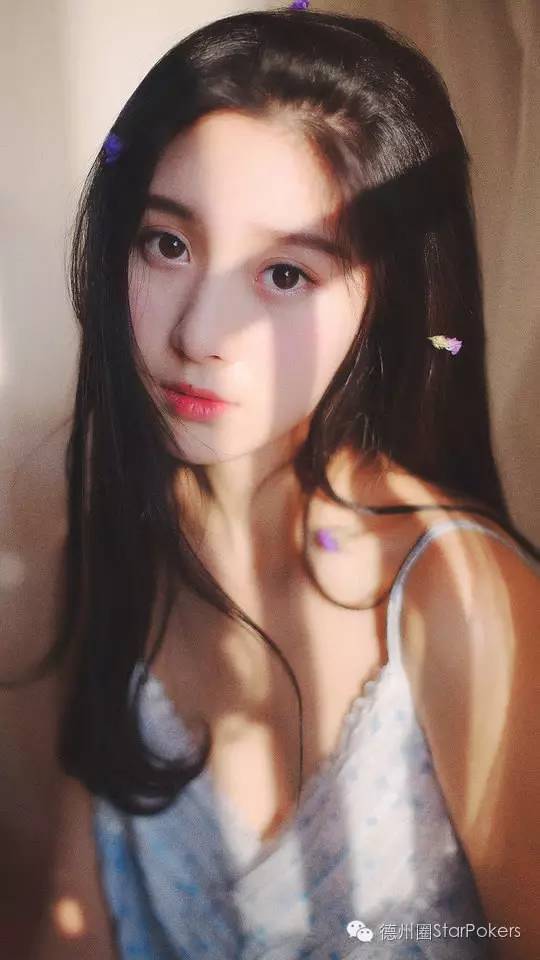 点击菜单栏轻松下载IOS,畅享和小伙伴打正规德州扑克的快乐 点击菜单栏轻松下载IOS,畅享和小伙伴打正规德州扑克的快乐