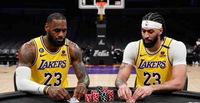 湖人球员爱玩德州扑克 詹姆斯浓眉牌桌什么水平