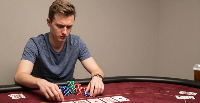 德州扑克新手必看:最小加注和买入规则详解 德州扑克新手必看:最小加注和买入规则详解