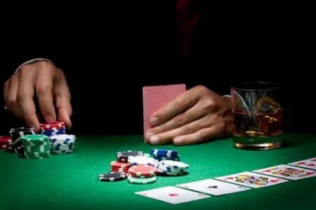 德州扑克高手进阶：学会精彩弃牌，省下的钱等于赢来的钱