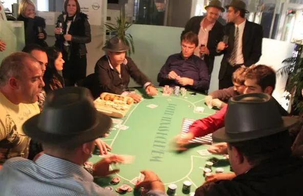 德州扑克高手进阶：学会精彩弃牌，省下的钱等于赢来的钱