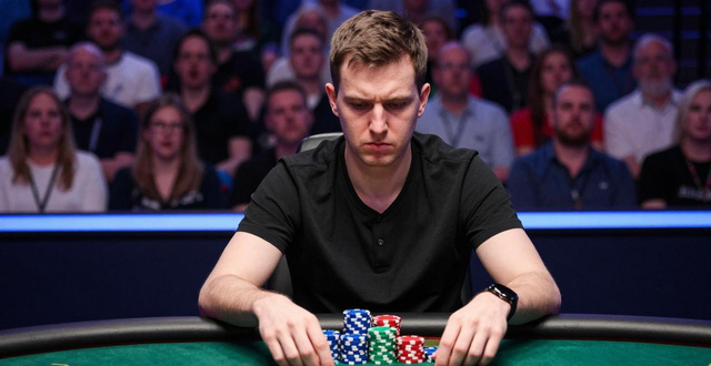 看QQ德州扑克比赛直播 学高手读牌与心态