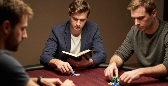 德州扑克瞪眼不是真瞪眼，学会这招看穿对手